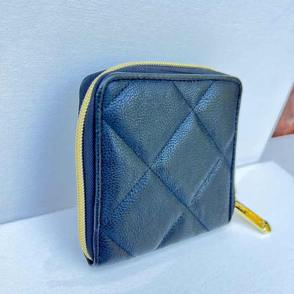 Betsey Johnson Black Quilted Bow Turnlock Zip Clutch Wallet BB15150 - Picture 7 of 10